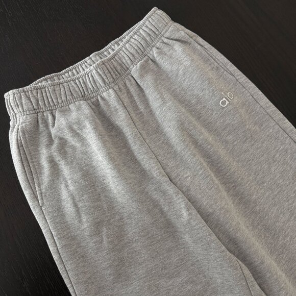Alo Athletic Heather Grey Accolade Sweatpant - Picture 4 of 4